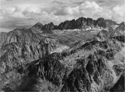 black and white photo of the majestic mountains in Nevada