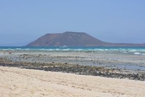 isla de lobos mountain island
