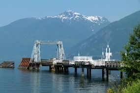 pier mountains
