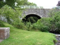 extraordinarily beautiful bridge stone