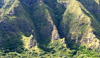 scenic mountains in hawaii