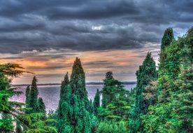 picture of sunrise over Lake Garda