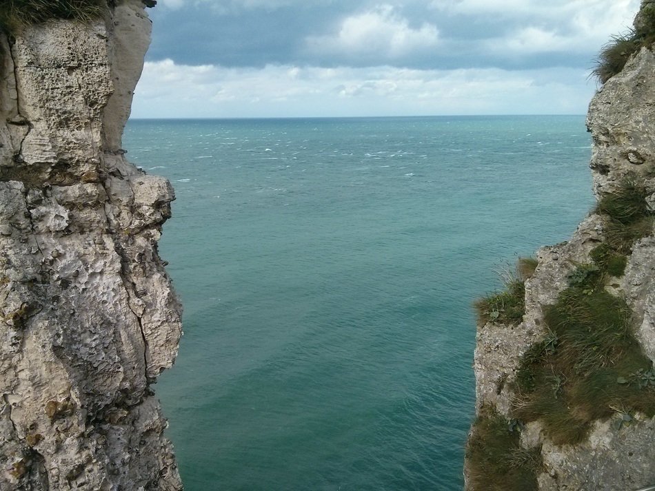 the sea is blocked by rocks