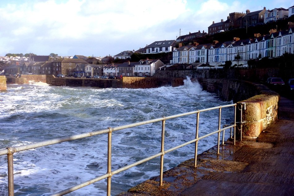 surf in the port