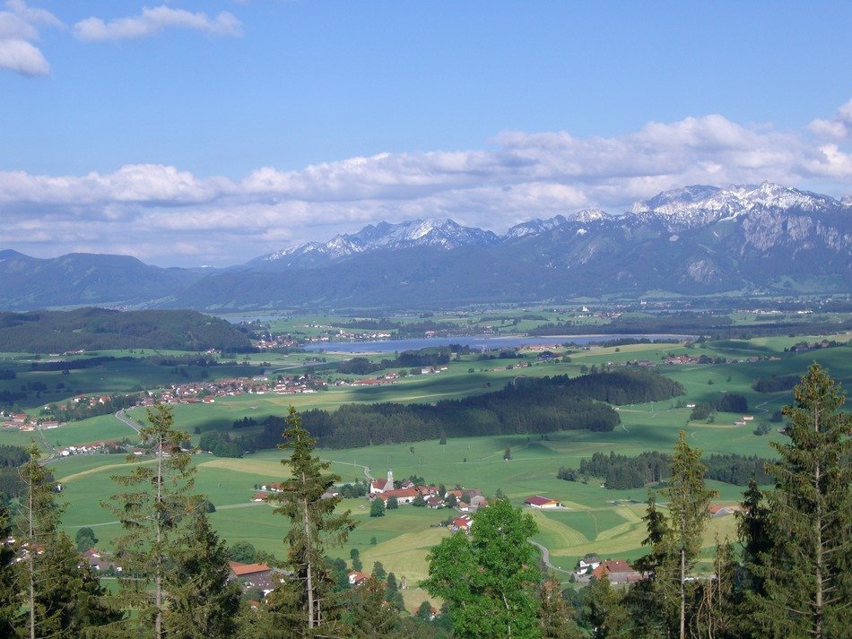 landscape of mountains in Hopferau