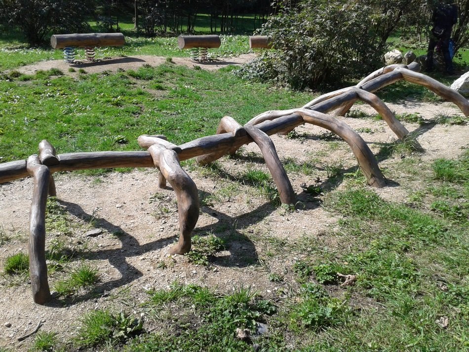 trail obstacles on the playground