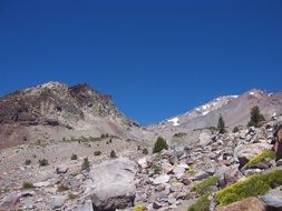 view of the volcanic mountain Shasta