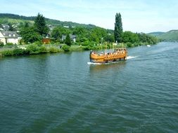 mosel shiff ride river view