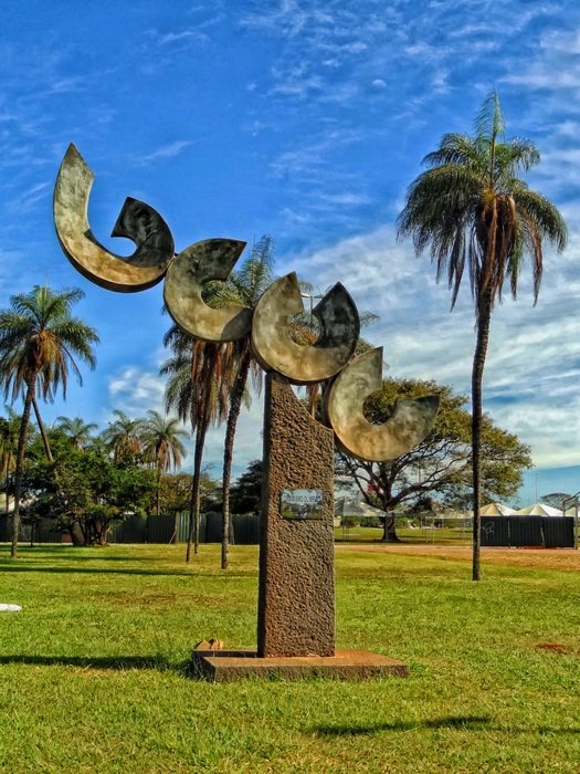 park sculpture, brasilia
