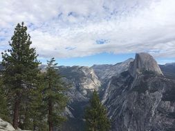 scenic mountains in Yosemite National Park