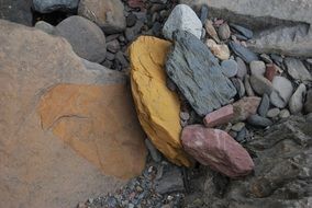 pyrenees mountain rocks