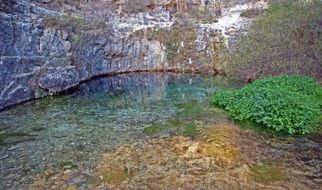reservoir with crystal water