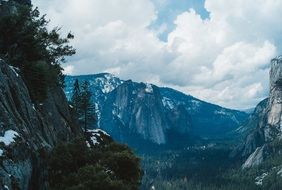 majestic rocks in the yosemite national park