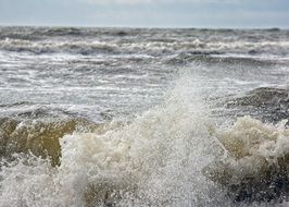 bursts of storm waves in the North Sea