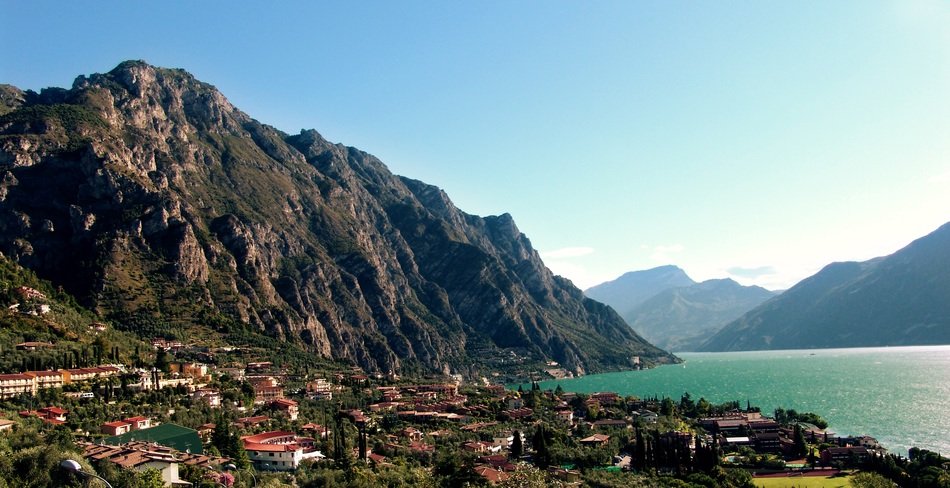 a city on the shores of Lake Garda in Italy