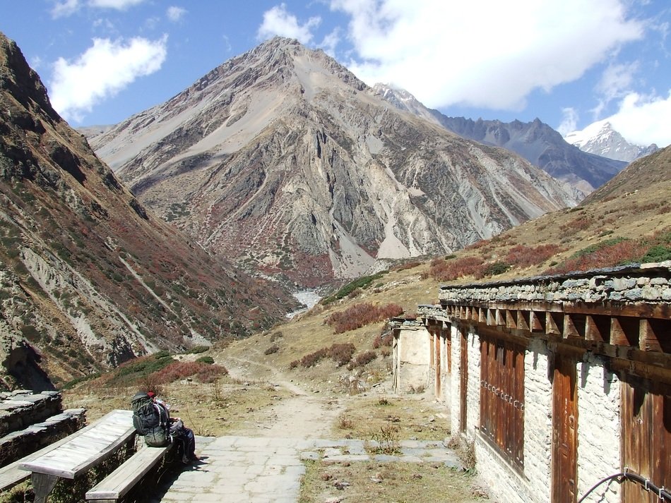hut at the foot of Nepal
