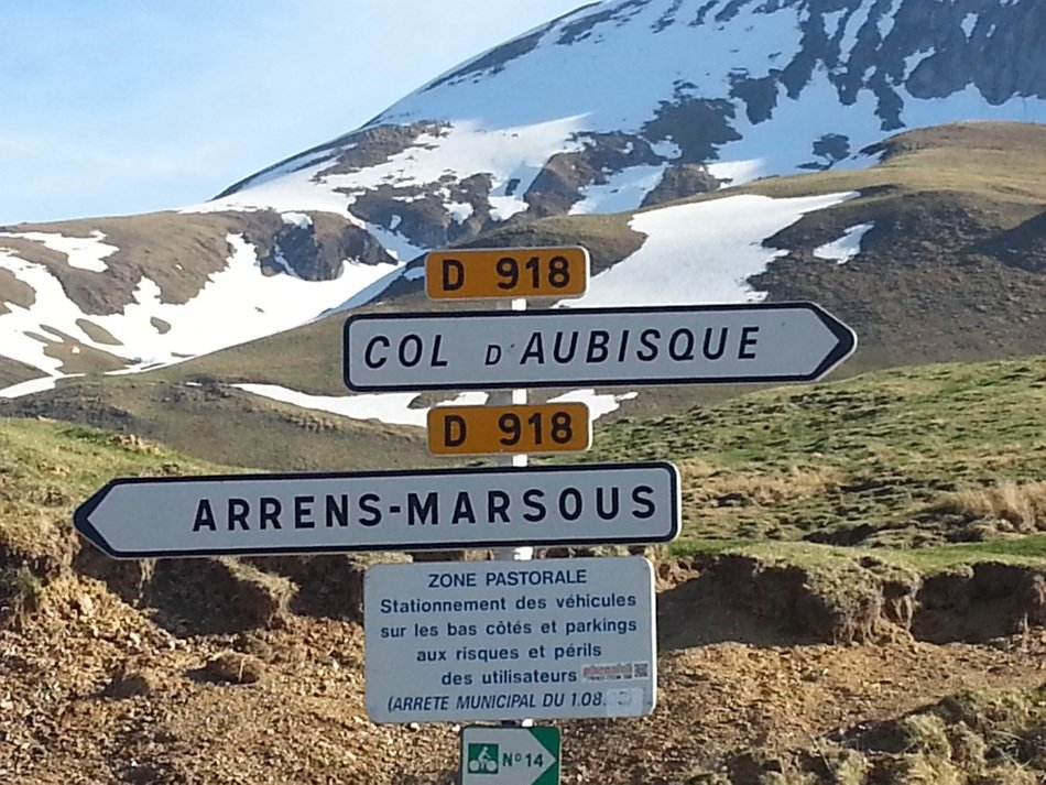 mountain sign col aubisque arrens-marsous