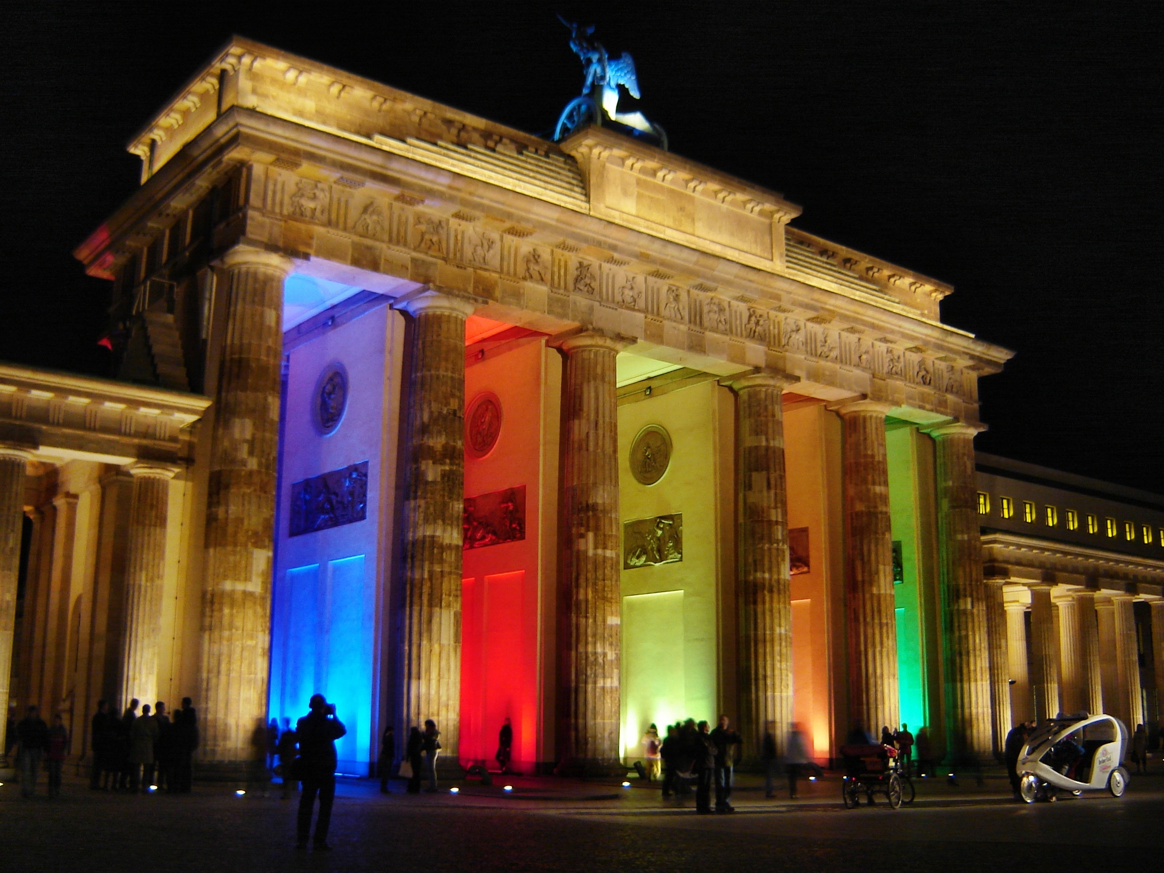 Бранденбургские ворота в Берлине ночью