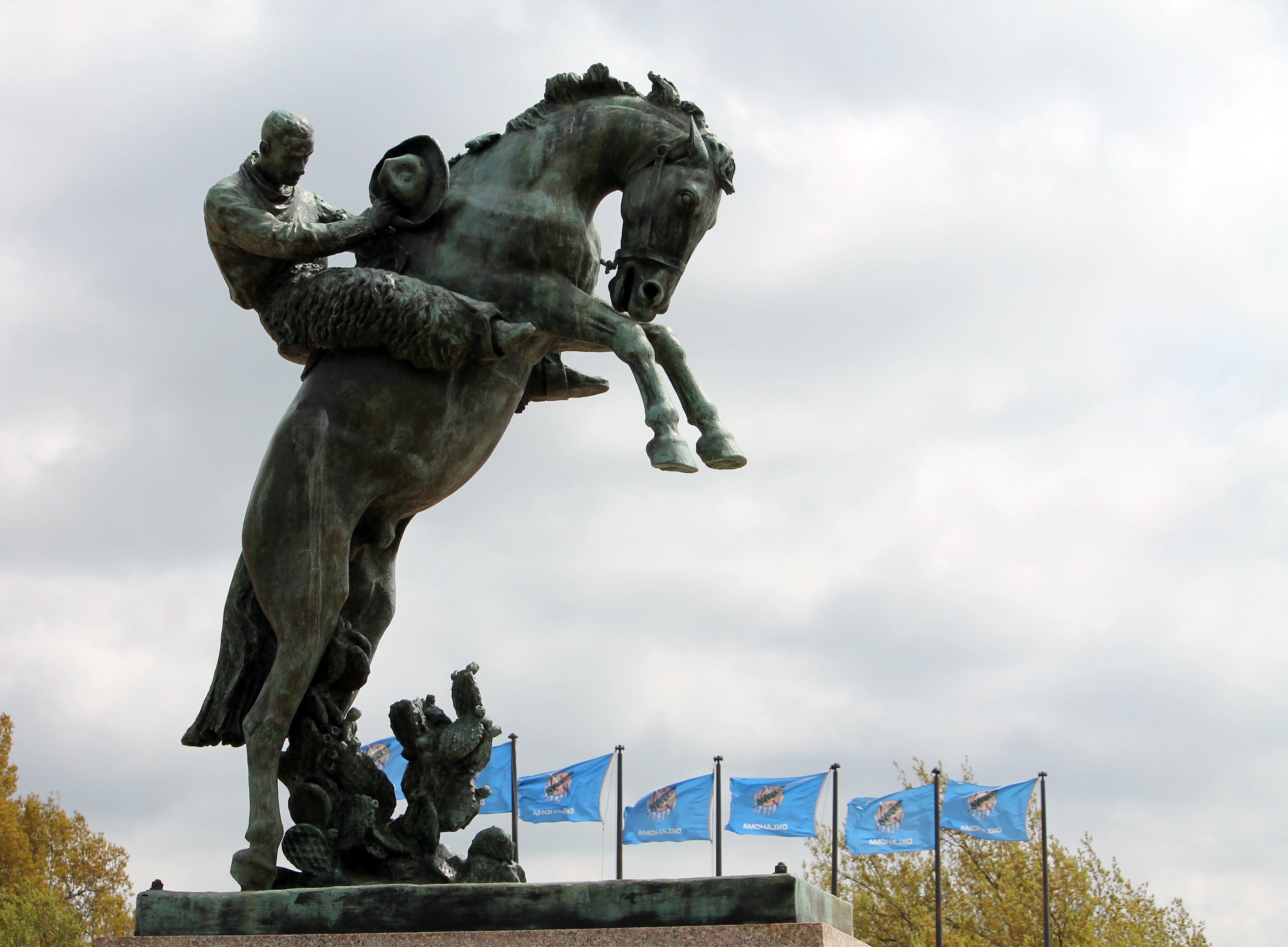 Statue of a cowboy on horseback in oklahoma free image download