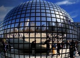 sphere mirror reflection