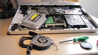 Imac computer repairing