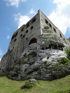 ogrodzieniec castle monument poland