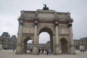 arch monument in france