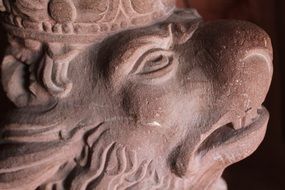 stone lion head