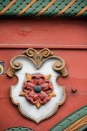 lippe rose, colorful wood carved decor