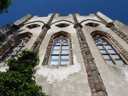 stone building with windows on peacock island