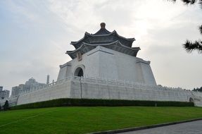 big asian temple in taipei