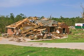 tornado destruction house