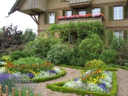farmhouse garden