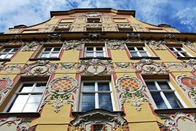 facade housewife