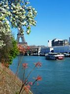 Photo of view of the Eiffel tower in Paris