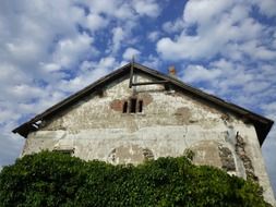 dilapidated house old