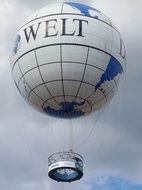 Die Welt balloon in Berlin