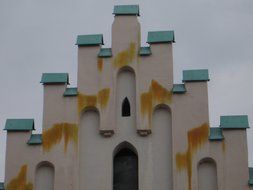 facade of a building with numerous roofs