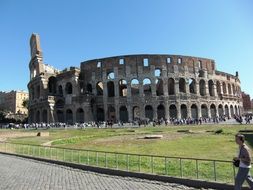 landscape of tourists at the roman colosseum