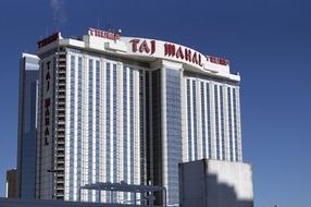 huge taj mahal casino trump