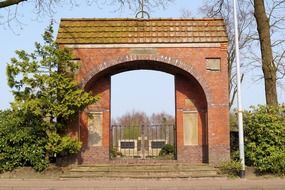 red brick archway of world war II memorial