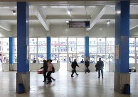 people rush to the station