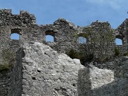 the ruins of a medieval castle with windows in Erlenberge