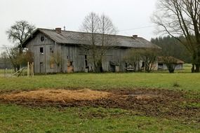 photo of abandoned farm