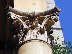 decorative stucco on the column