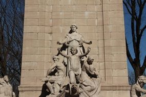 monument to the mother near the wall