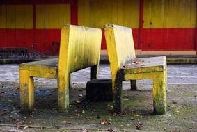Picture of yellow banks