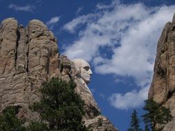 george washington statue in the mountain