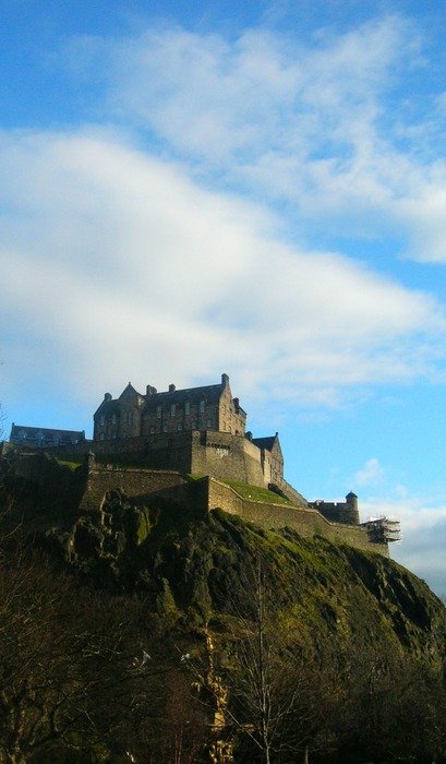 edinburgh castle on the mountain