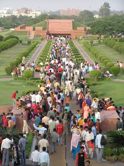 crowd of people on walk path to BahÃ¡Ê¼Ã­ House of Worship, india, delhi